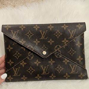 Louis Vuitton Large Kirigami Purse🤍